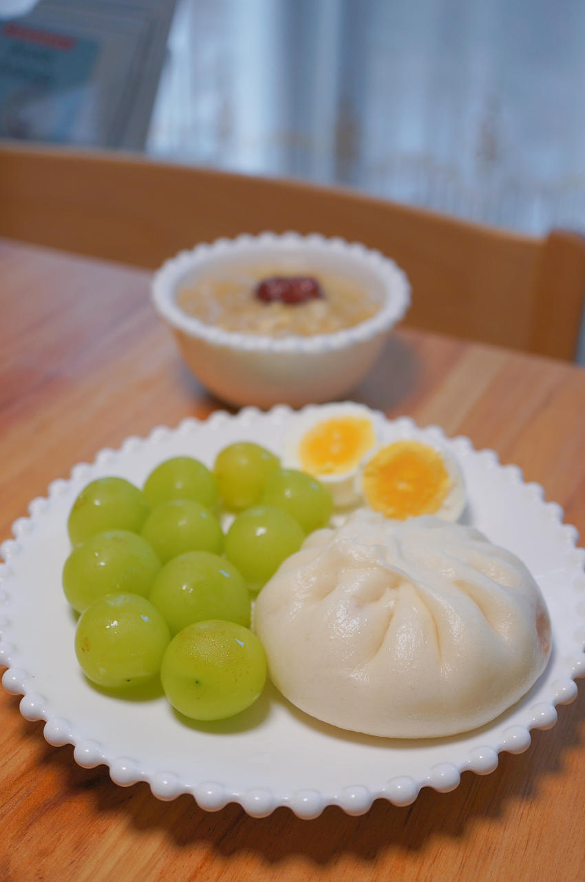 云朵般松软爆浆蜜汁叉烧包