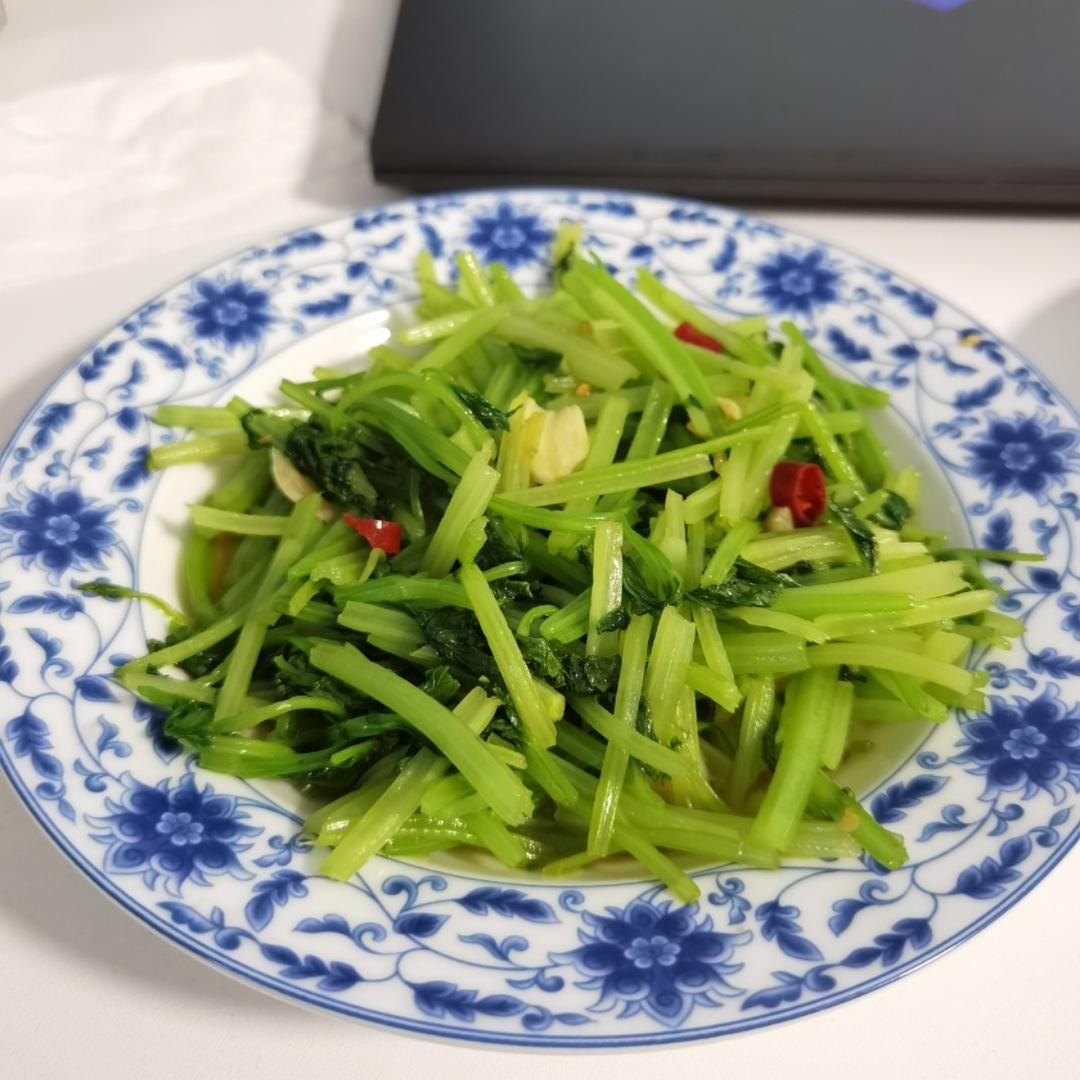 不加肉_炒芹菜，超级下饭！