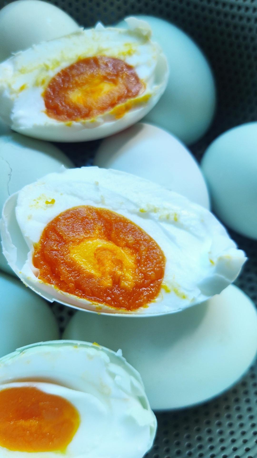 【咸鸭蛋的3种腌法图片】意大利的栗子_下厨房