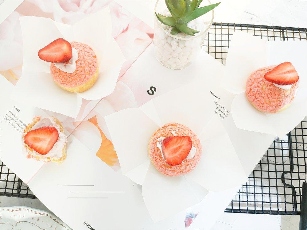 🍓草莓泡芙夹馅🍓（含添手指头的草莓奶油做法）