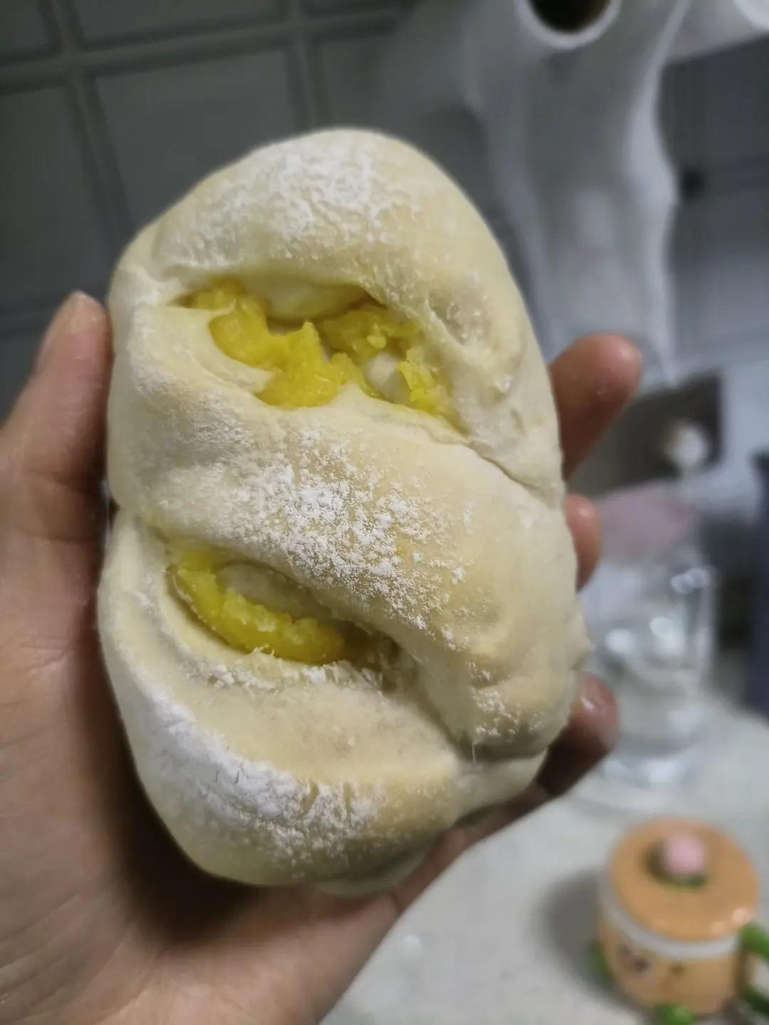 波兰种牛奶面包卷