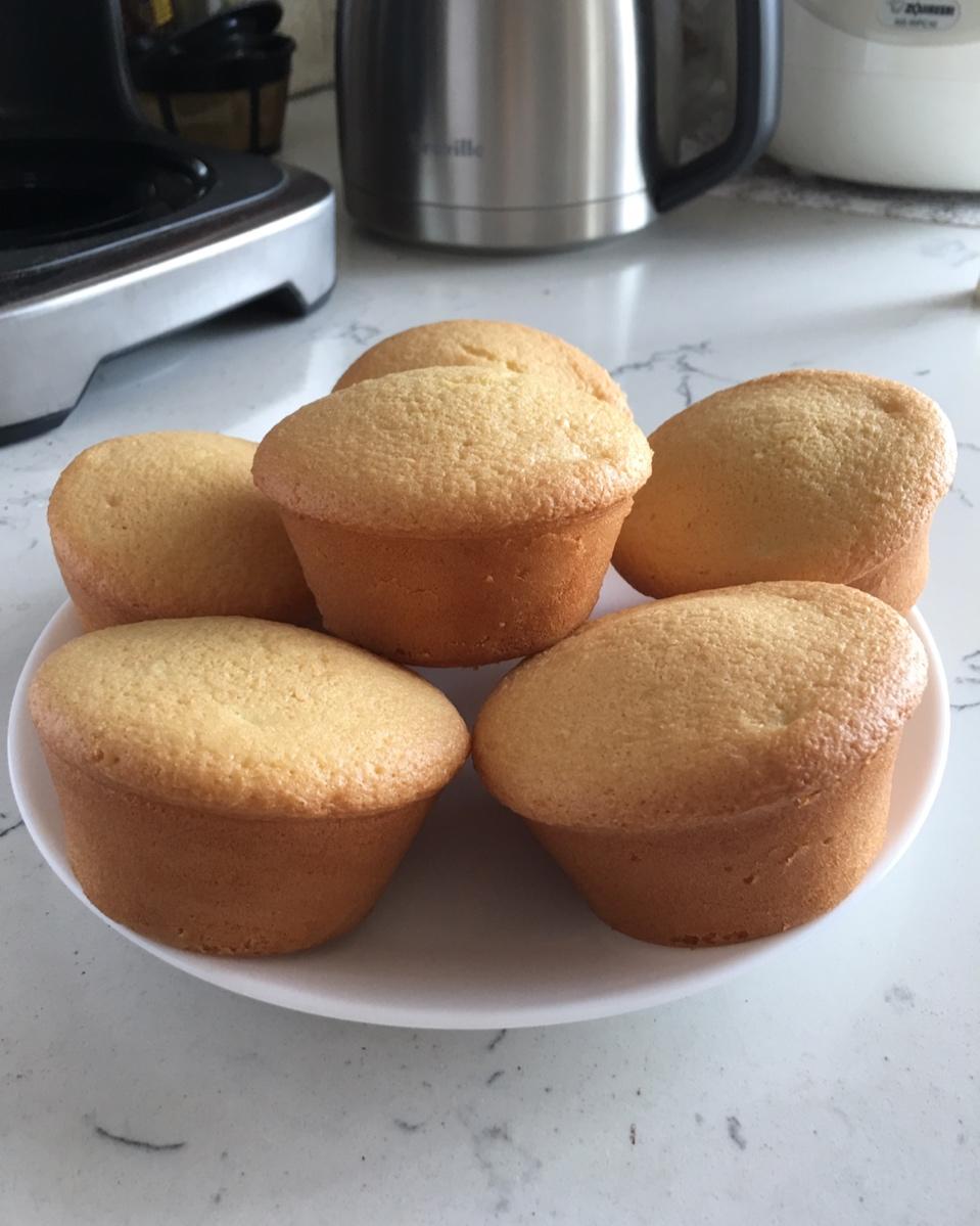 异乡馋猫儿做的老式鸡蛋糕