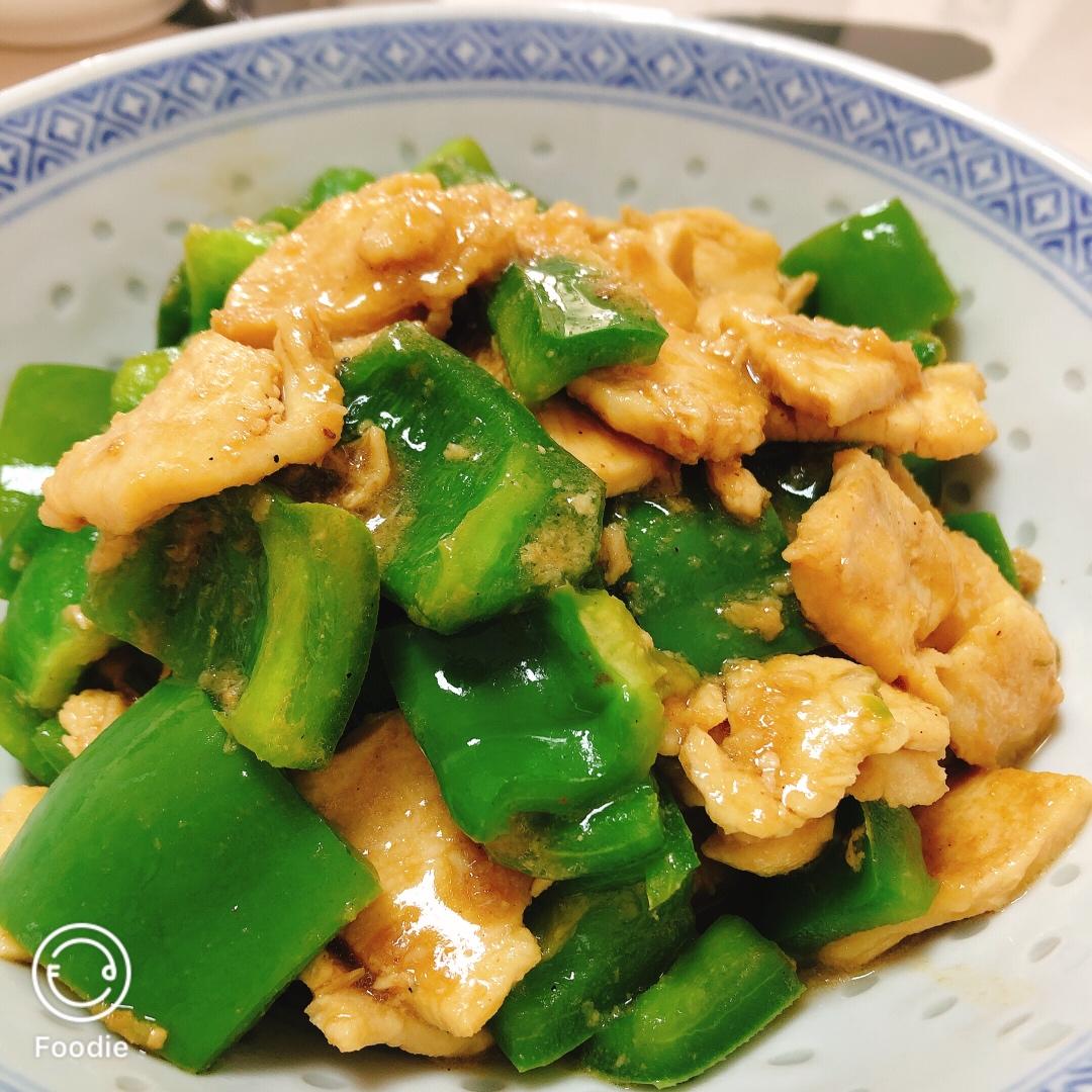鸡胸肉炒青椒