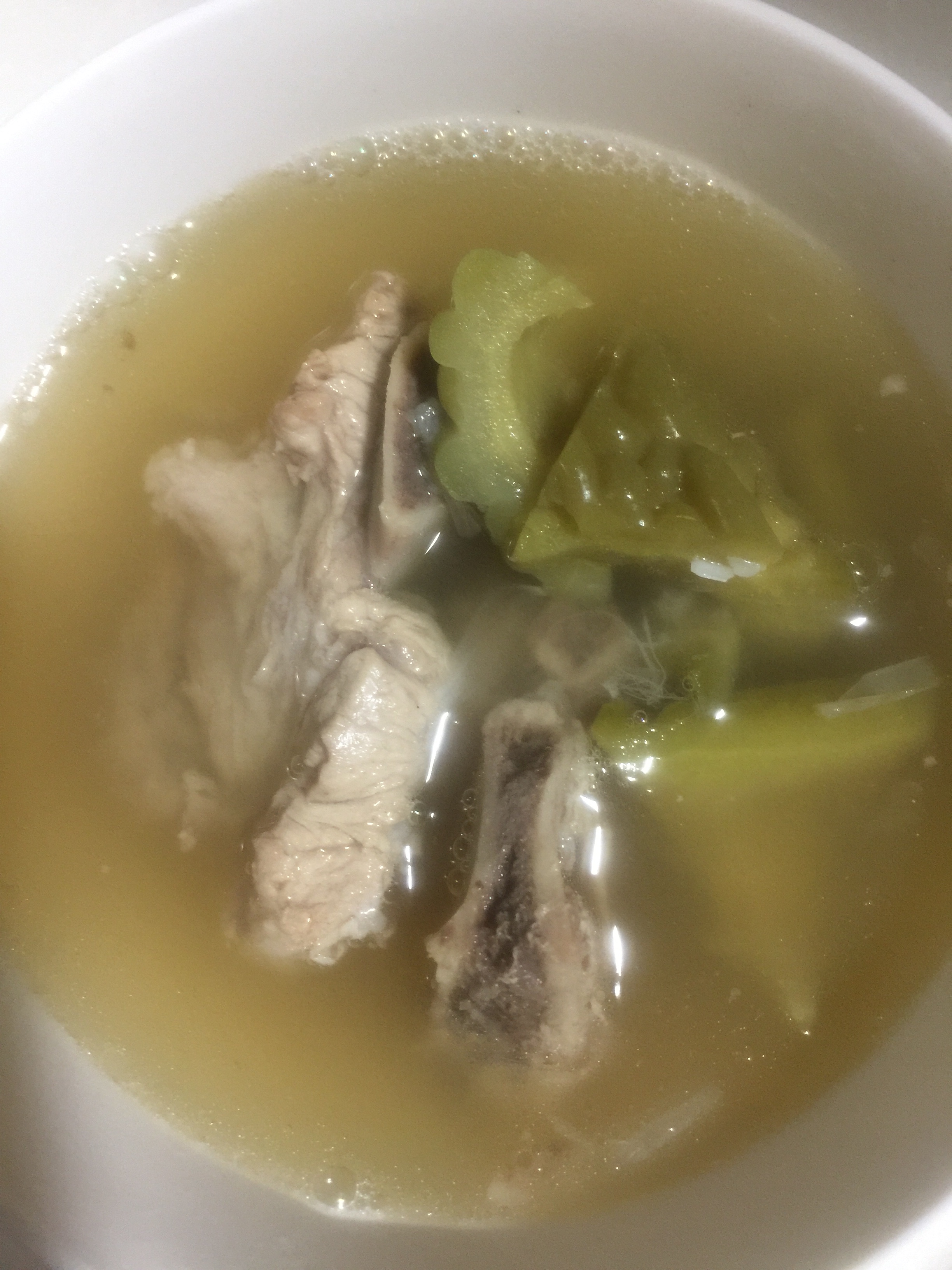 苦瓜黄豆百合排骨汤的做法