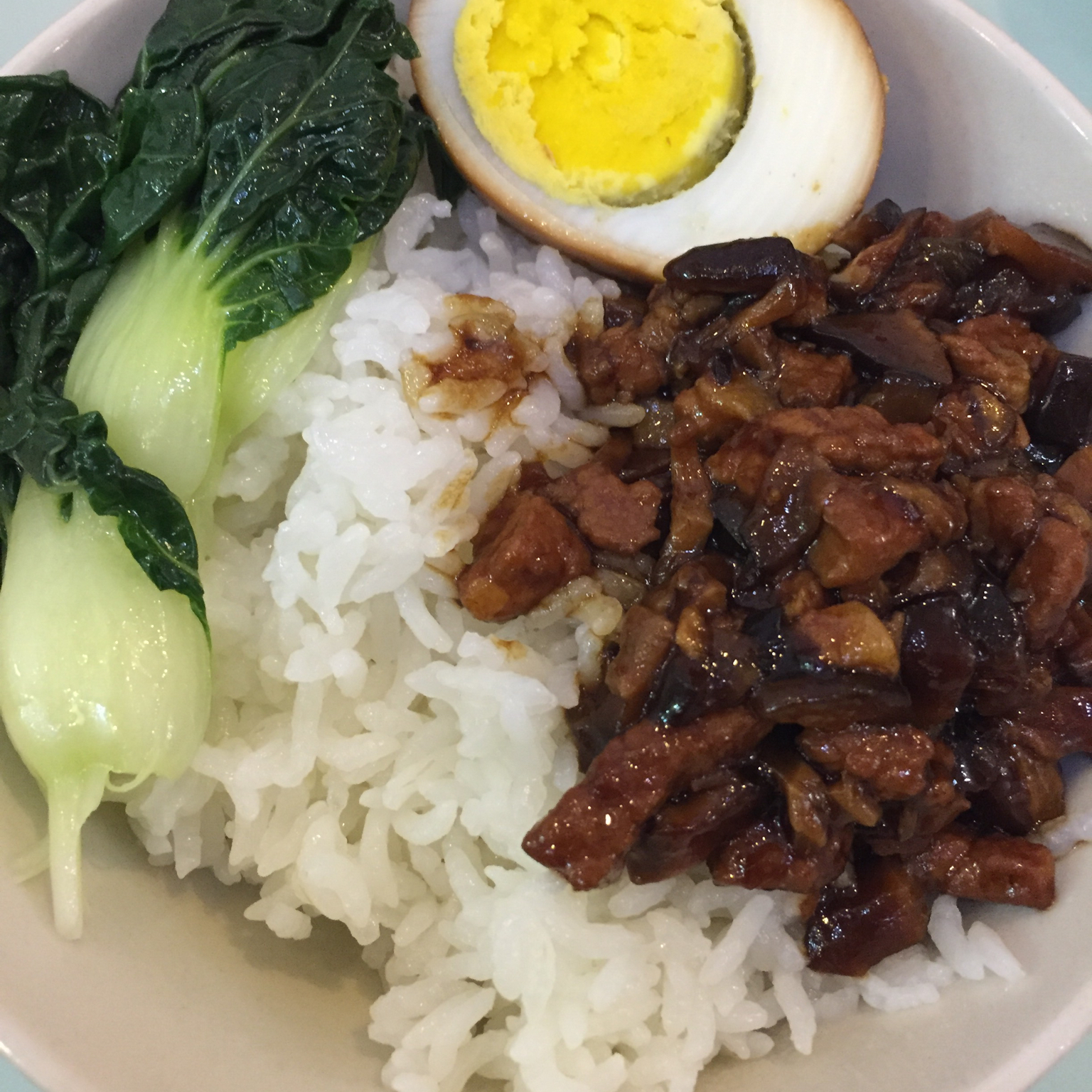 洋葱酥卤肉饭