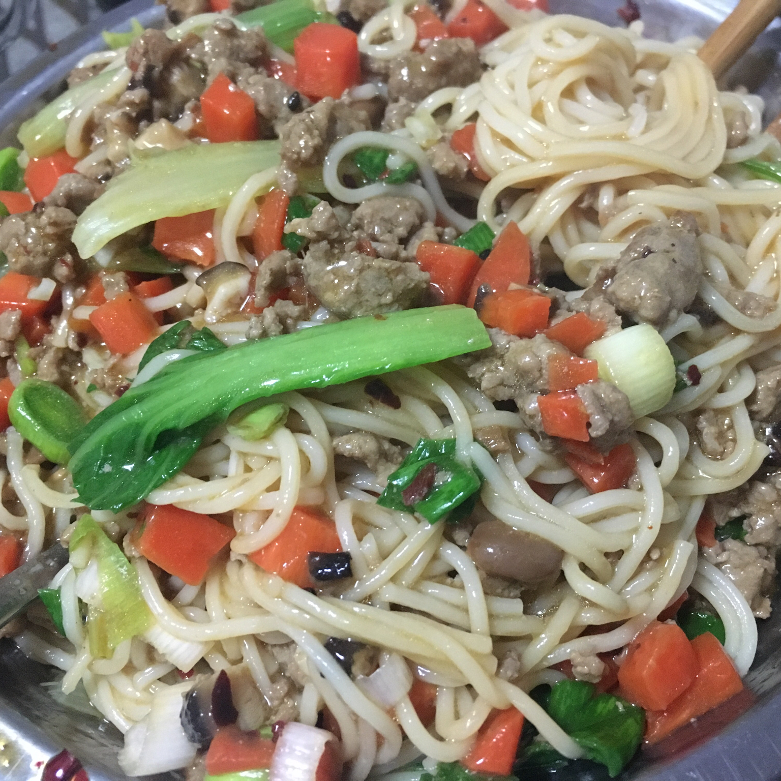 杏鲍菇杂蔬炸酱面