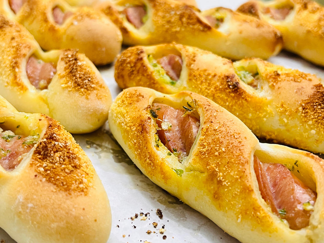 爆汁德式香肠面包｜大口吃肉肉｜发酵时间短｜快手好吃｜无需手套膜｜可做无油无糖