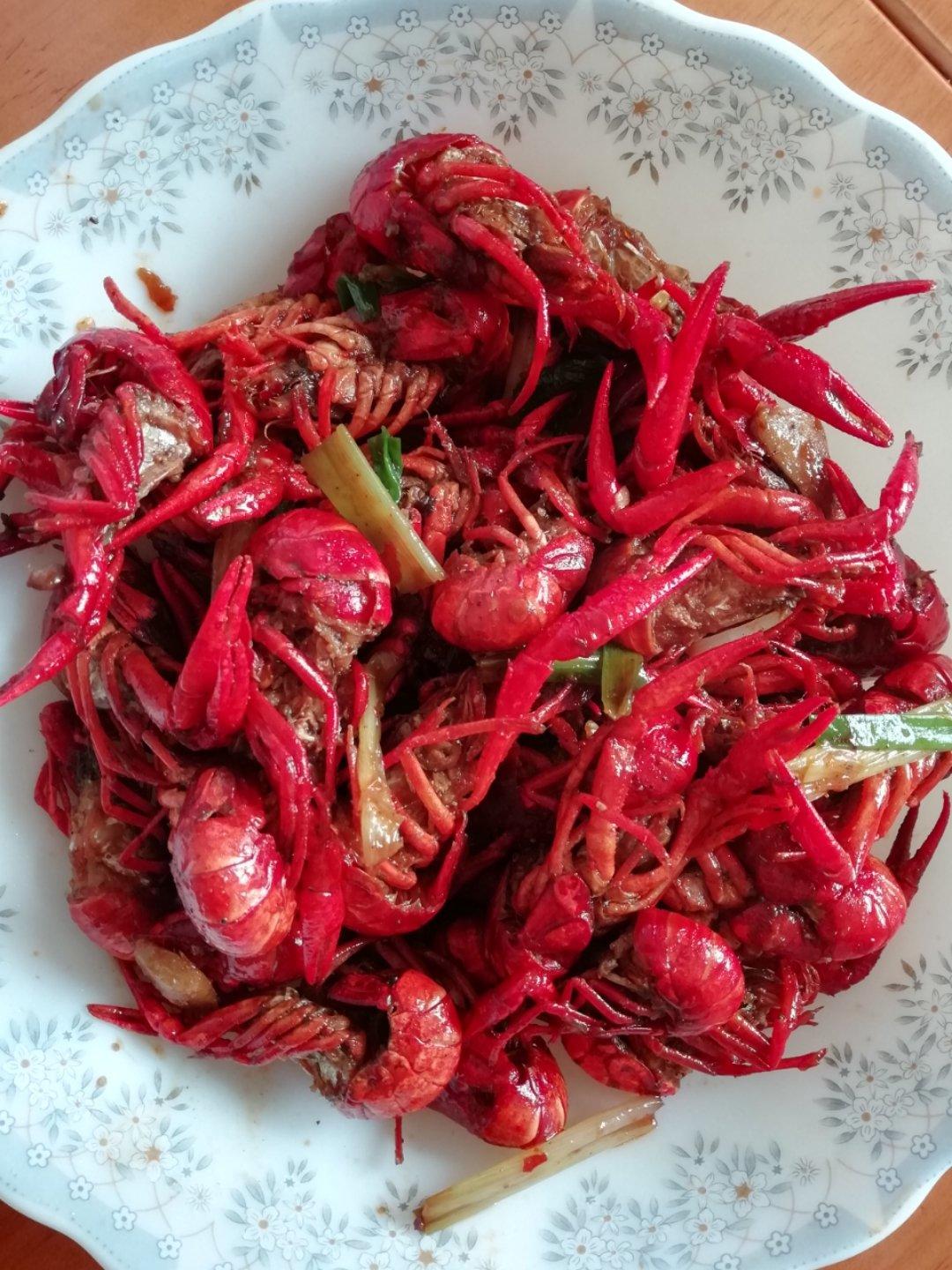 又是一年龙虾季の油焖小龙虾