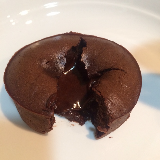 给妹子群的巧克力熔岩蛋糕