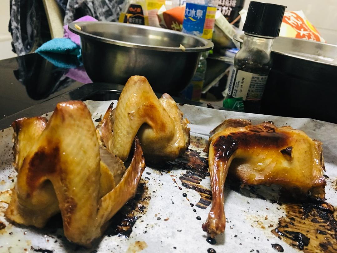 吮指脆皮烤乳鸽（自制酱汁版）