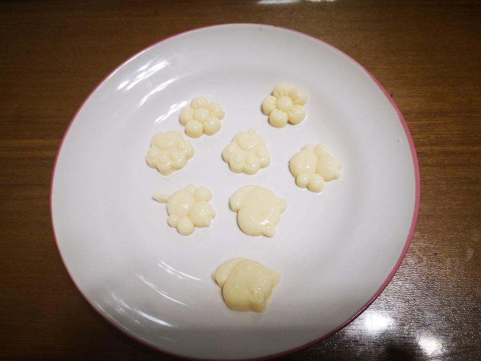 奶酪棒（秒杀市面上的妙可蓝多、女儿每天至少吃两支）