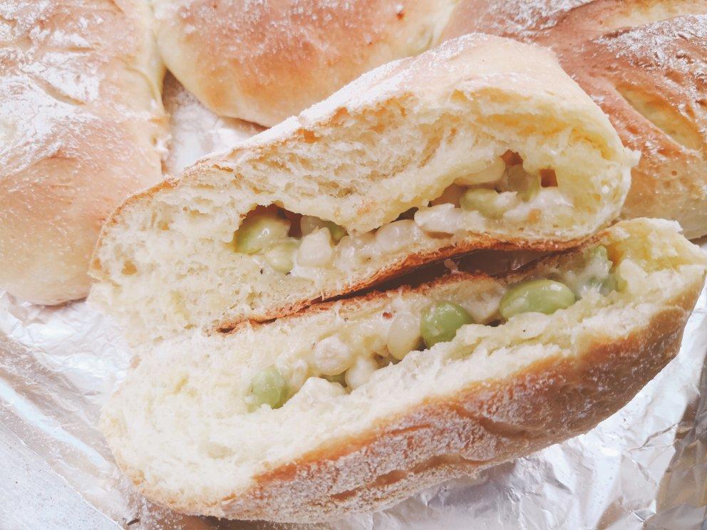 咸香的玉米毛豆软欧包