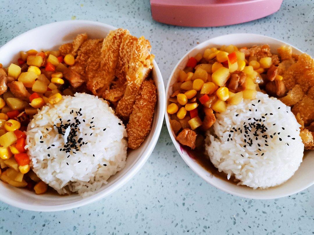 人见人爱花见花开🐤         三只小鸡日式咖喱饭