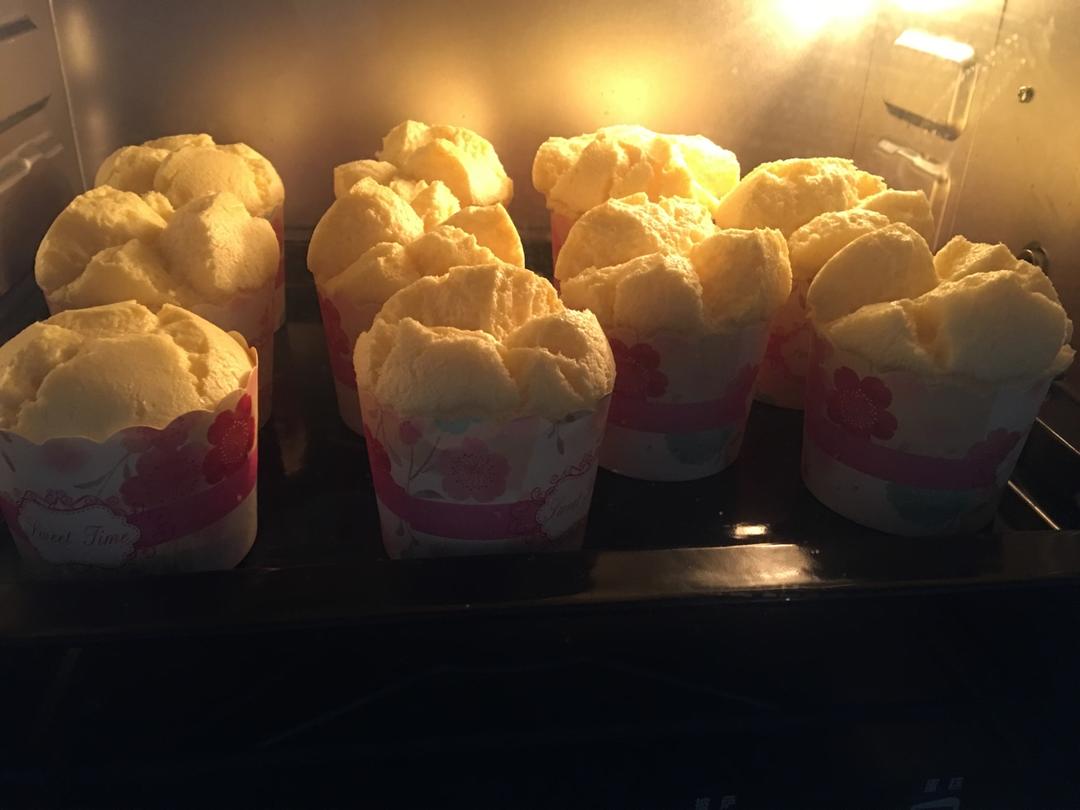 原味戚风纸杯蛋糕（烤箱做纸杯蛋糕）