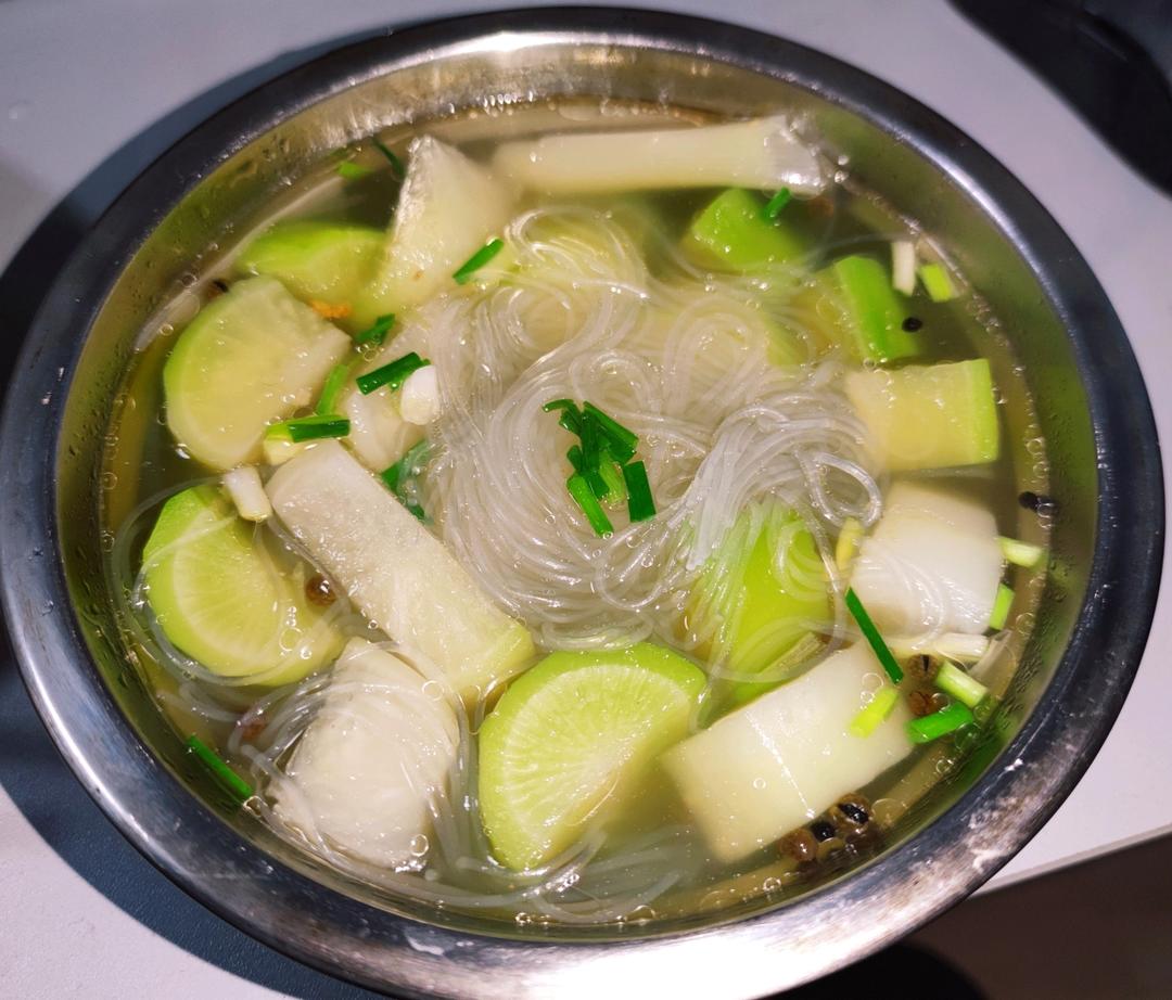 白萝卜粉丝汤 简单版低脂晚餐