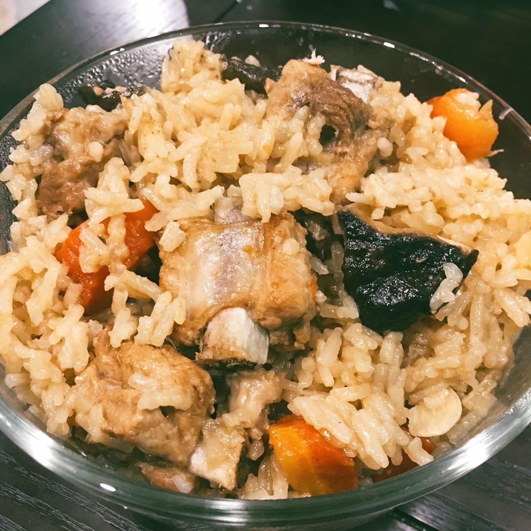 喷香排骨焖饭（爆好吃）