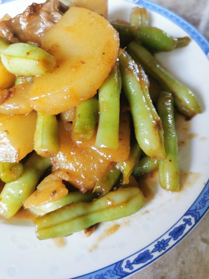 五花肉炖芸豆土豆 Pork Belly with B&P
