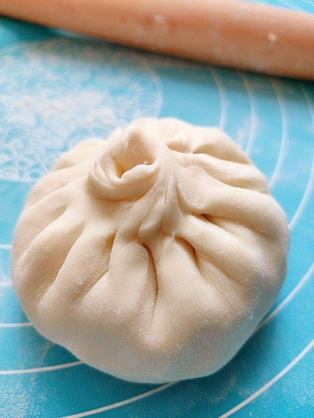 鸡腿肉香菇包