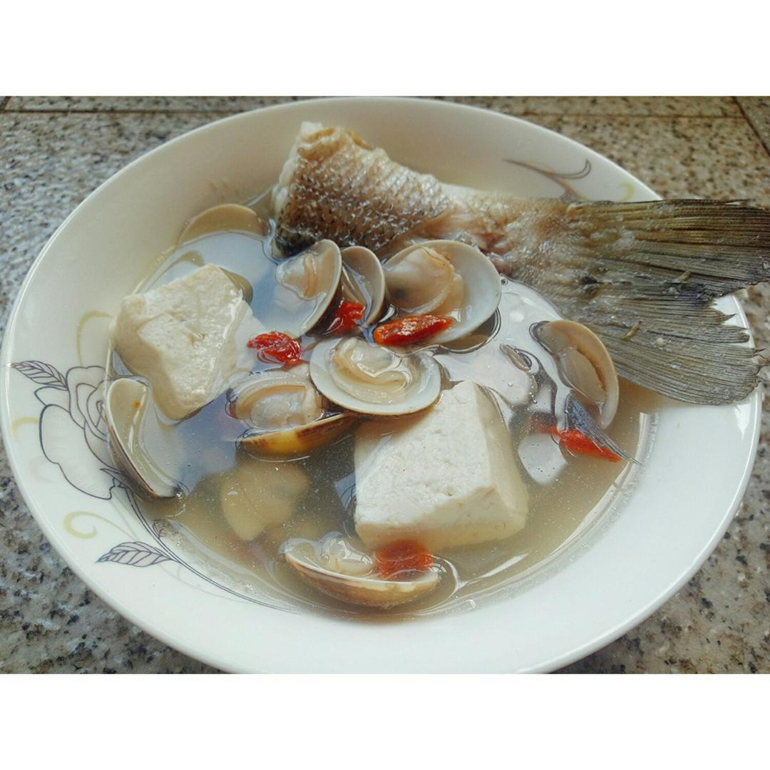 奶白鲫鱼汤
