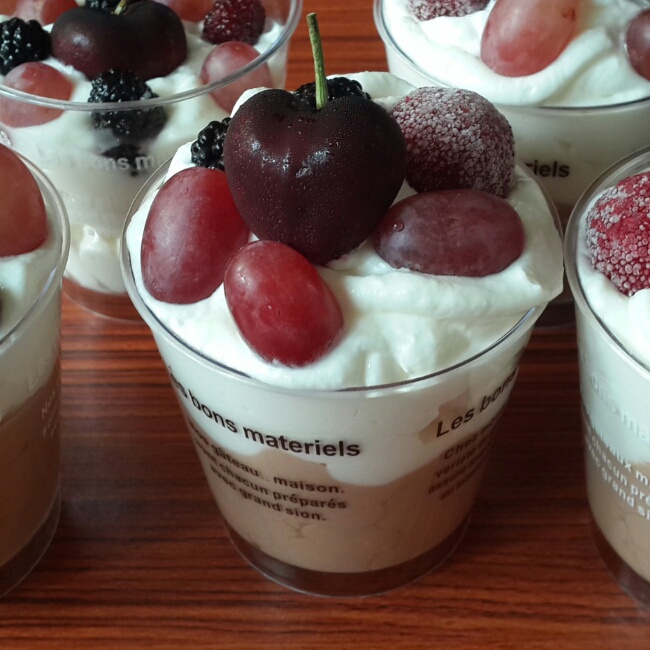 黑巧克力冰淇淋