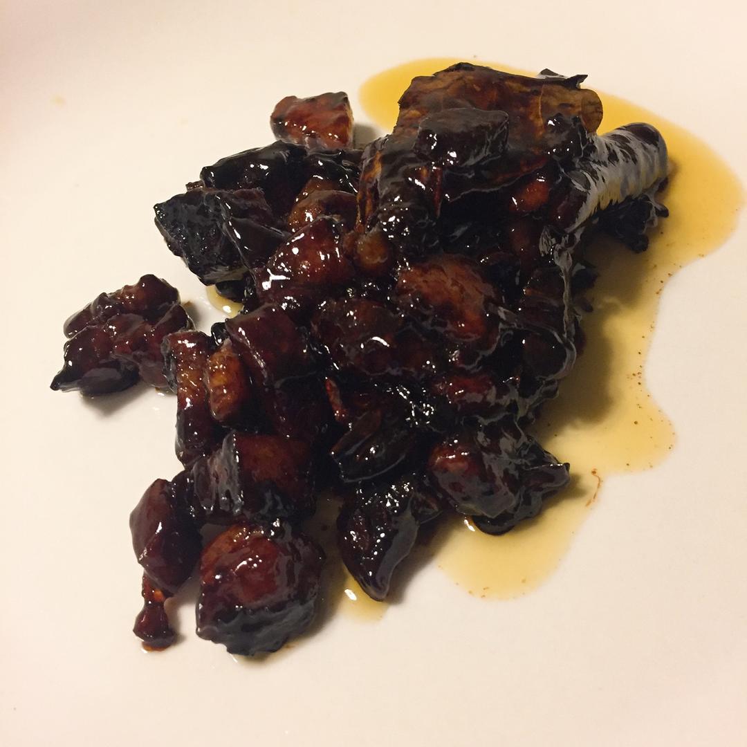 吃着碗里望着锅里的红烧肉