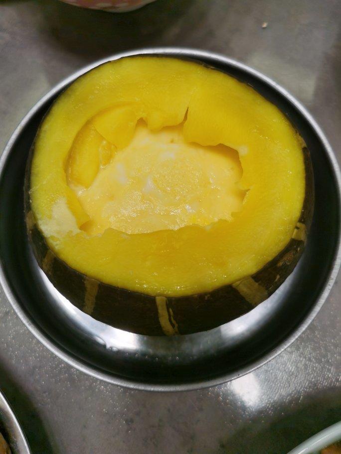 贝贝鸡蛋南瓜盅