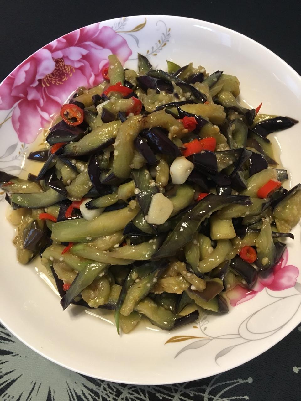 清爽少油又入味的家常炒茄子