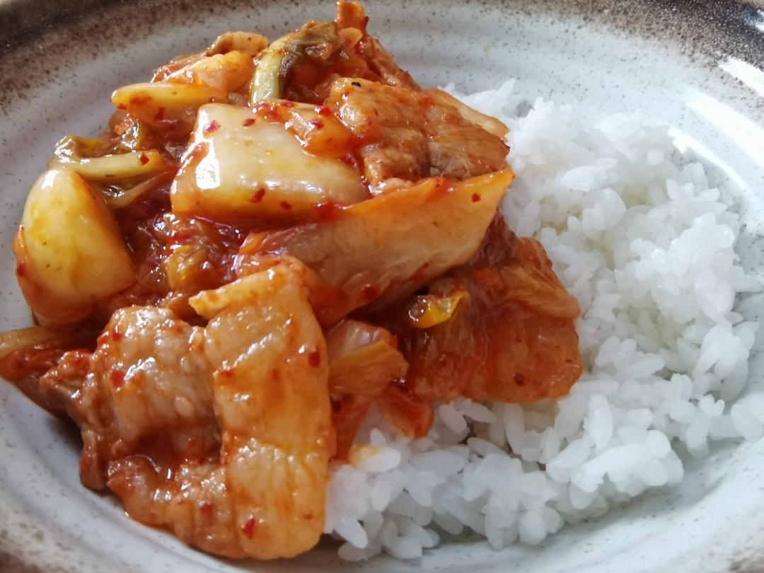 辣白菜五花肉盖饭（引爆味蕾，超下饭）的做法