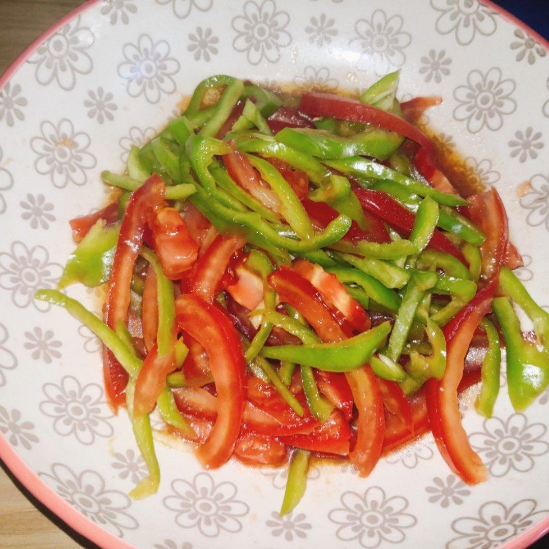 凉拌青椒西红柿