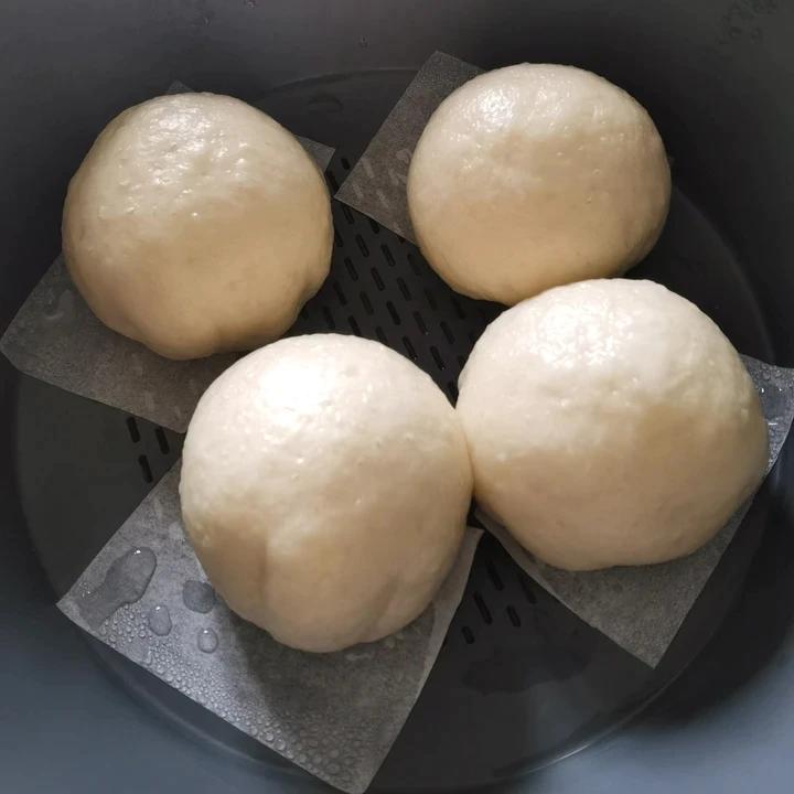 松软香甜的奶黄包，很快就可以搞定。