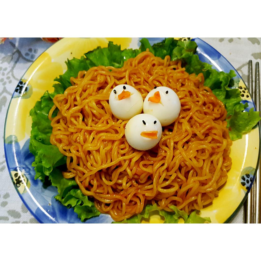 饥饿的小鸟面条