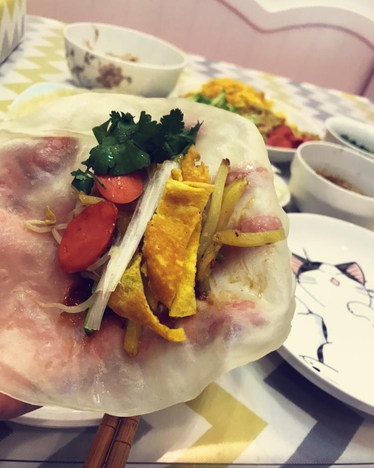 用买来的饺子皮就能做出好吃的春饼！