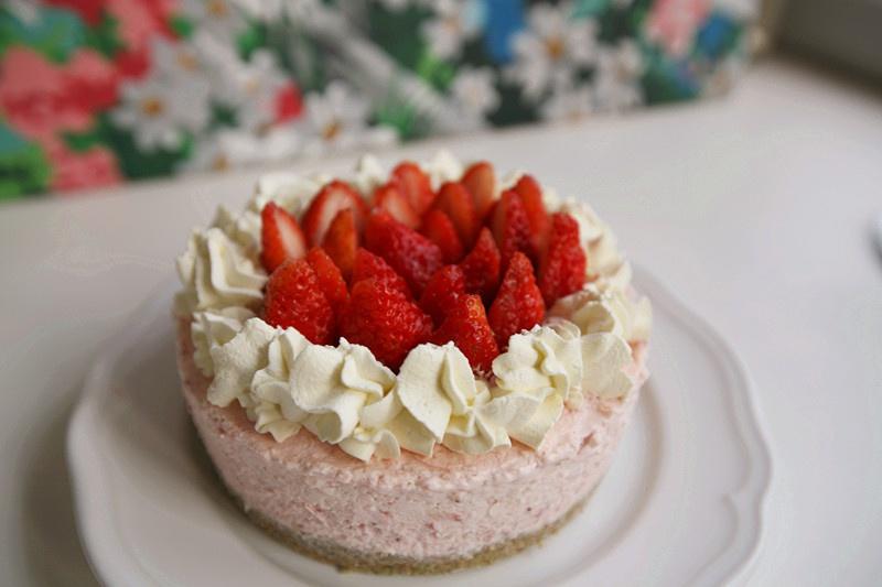 草莓芝士蛋糕（免烤）