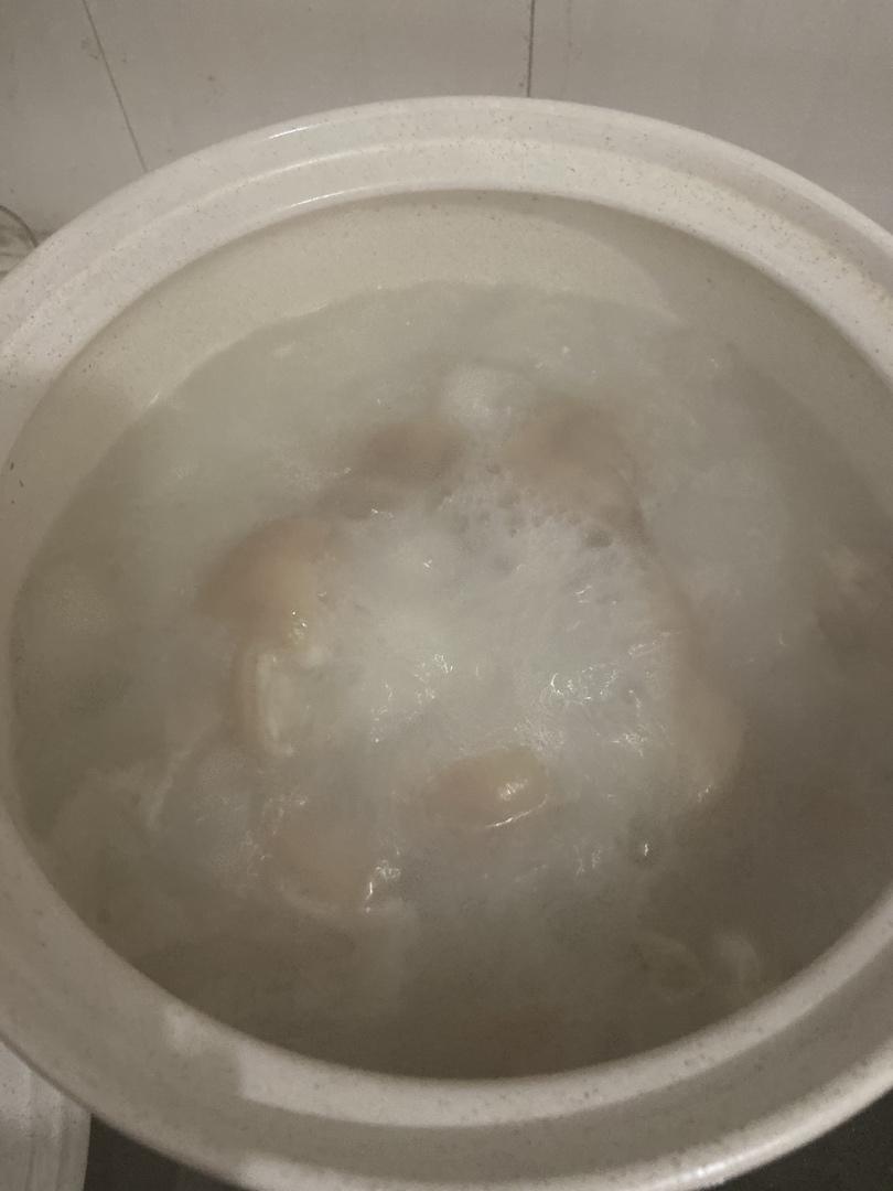 猪蹄汤-奶白色鲜美
