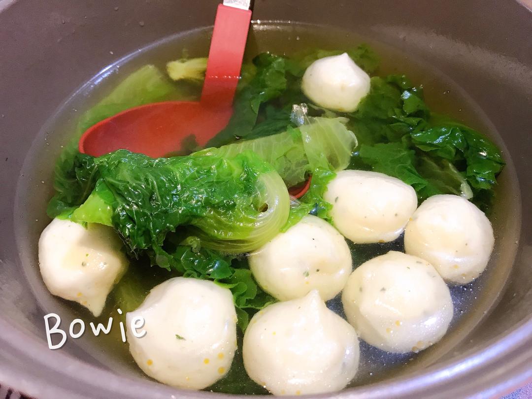 生菜丸子汤，懒人快手，有菜有肉的做法