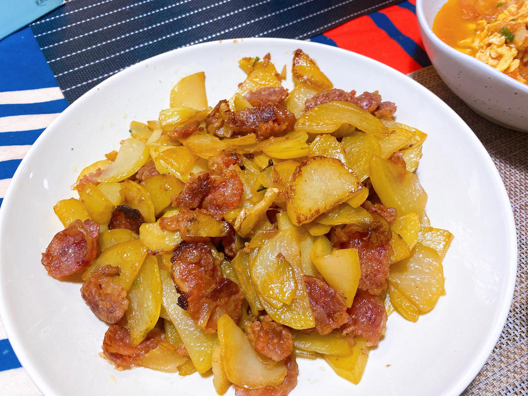 腊肠炒土豆