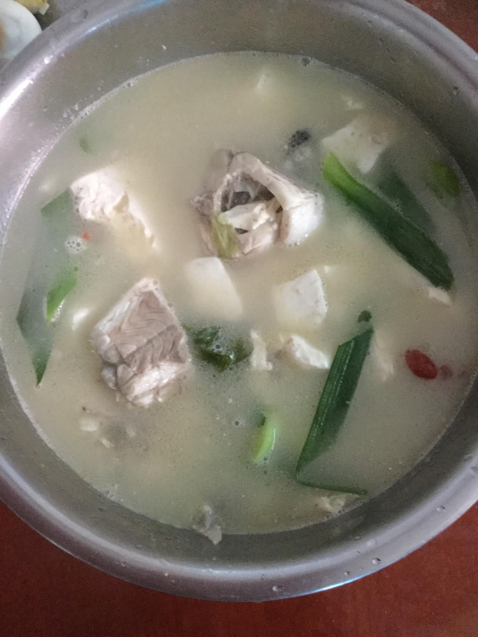 鲜美鲈鱼豆腐汤