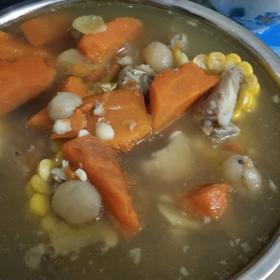 排骨红萝卜玉米汤