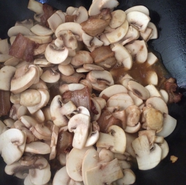 蘑菇炒肉片