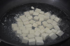 香椿拌豆腐的做法 步骤4