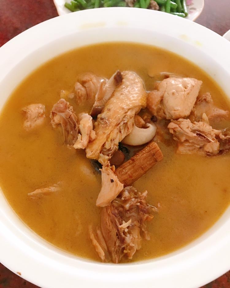 香菇炖鸡汤