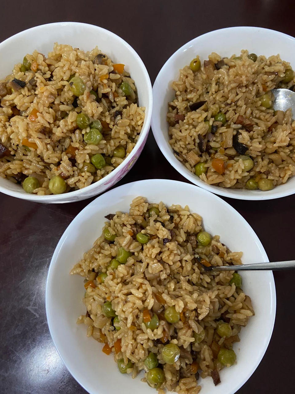 腊肉香肠青豆焖饭