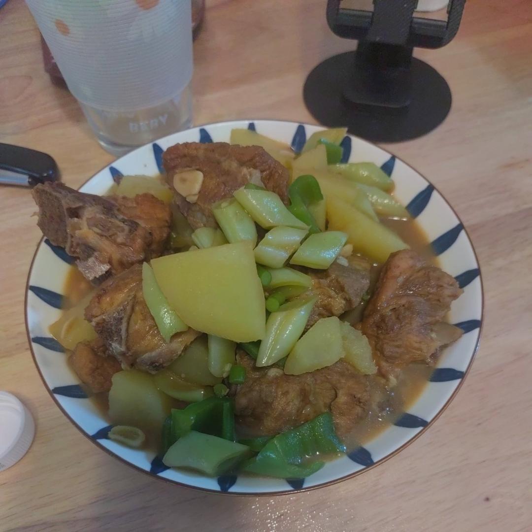 硬菜代表--排骨炖豆角土豆（豆角焖面胚子）