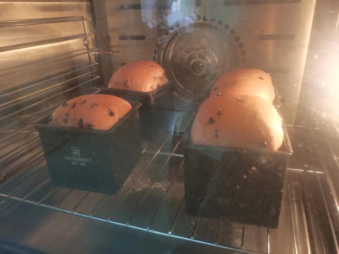 巨~巨好吃的巧克力奶油吐司