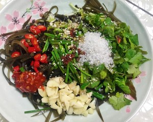 凉拌海带丝(酸辣麻香)爽口开胃咸甜正当(自制辣椒油手段)的做法 步骤4