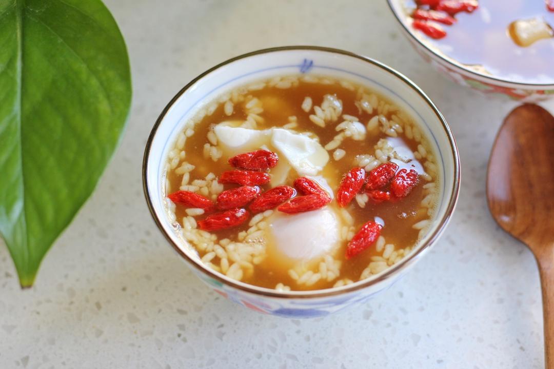 00荷塘月色做的老红糖醪糟窝鸡蛋