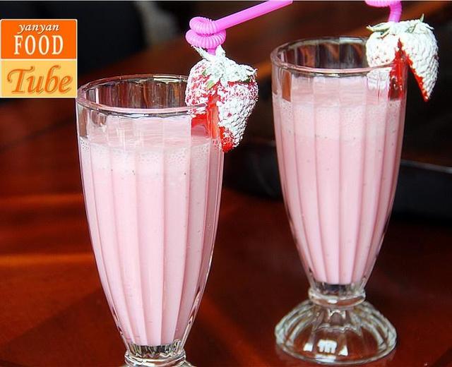 草莓奶昔 Strawberry Shake的做法