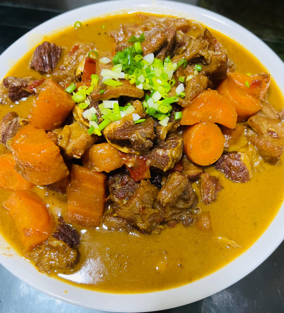 番茄土豆胡萝卜牛腩（牛肉鲜嫩的独家秘诀）