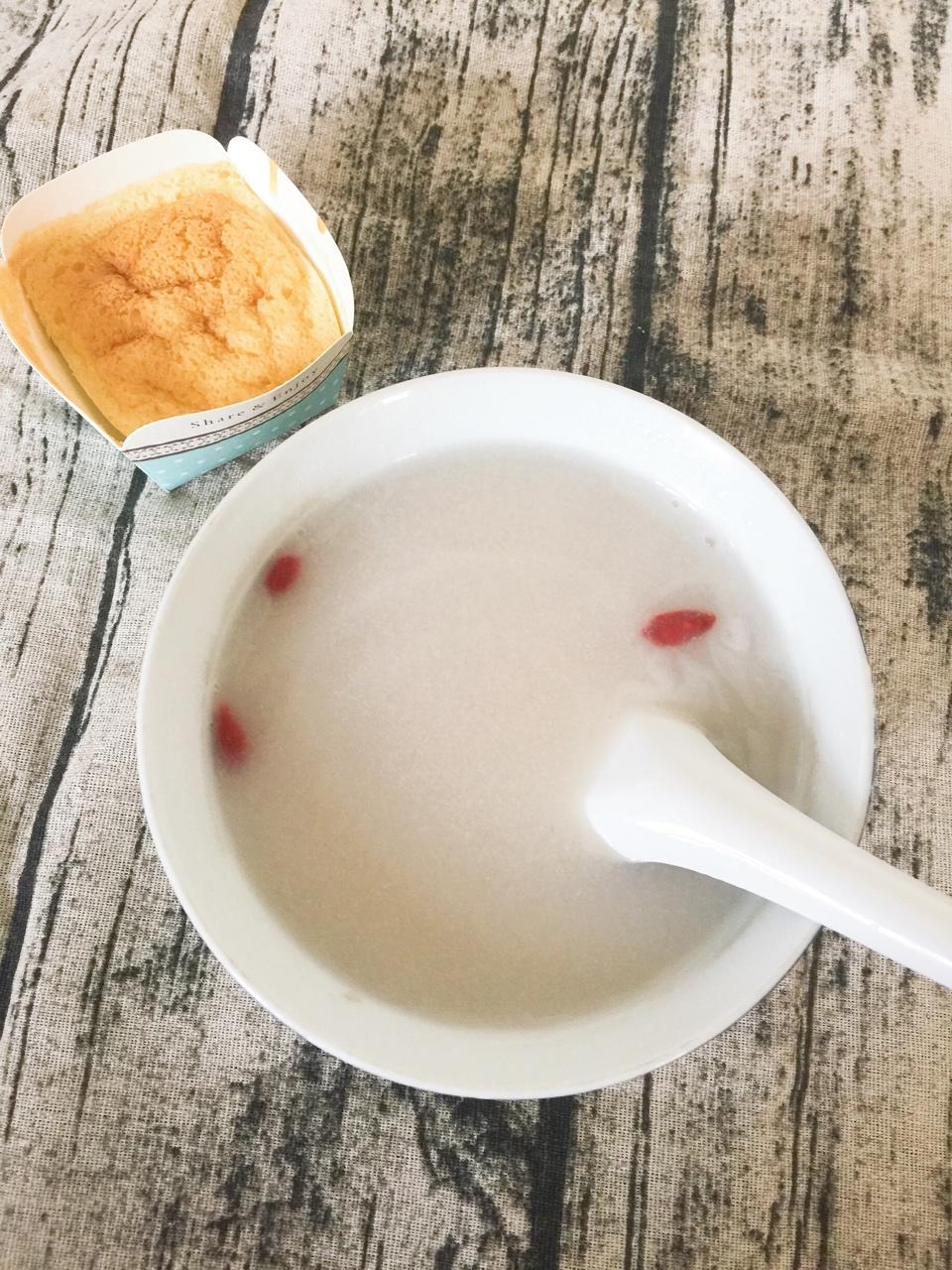 小奔驰的毛妈厨房做的鲜藕米糊粥