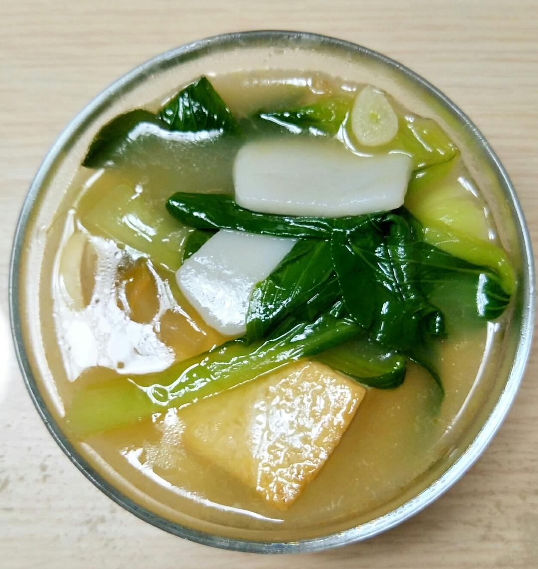 宁波家常青菜豆腐年糕汤的做法